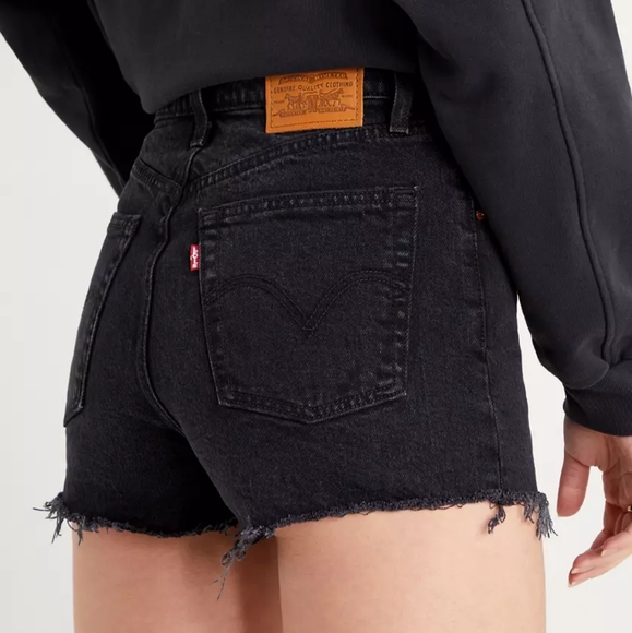 Levi's Ribcage Shorts - Picture 6 of 9